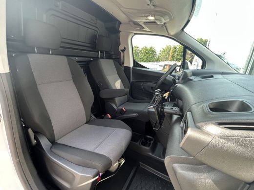 Opel Combo 1.5D 102 PK / L2H1 / 83.608 KM ! / 1e EIG. / INRICHTING / 2X SCHUIFDEUR / AIRCO / CRUISE / BLUETOOTH ActivLease financial lease
