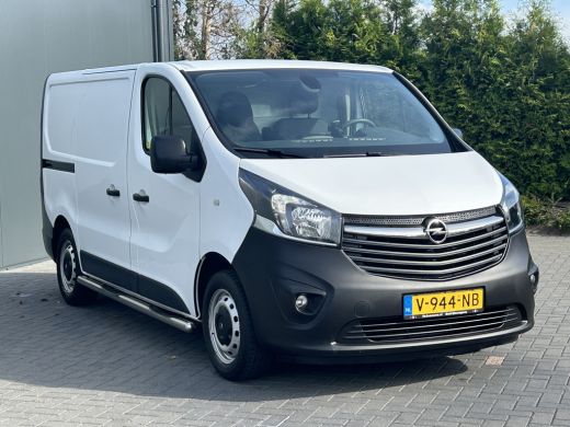 Opel Vivaro 1.6 CDTI 126 PK EURO 6 / L1H1 / AIRCO / CRUISE / NAVI / TREKHAAK / 3-ZITS / BLUETOOTH ActivLease financial lease