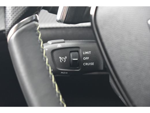 Peugeot 2008 1.2 Hybrid 136 GT | Adaptive Cruise  | Sfeerverlichting | Navigatie 3D | Achteruitrijcamera | Spo... ActivLease financial lease
