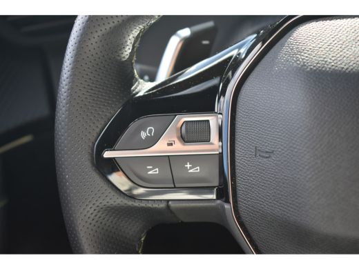 Peugeot 2008 1.2 Hybrid 136 GT | Adaptive Cruise | Sfeerverlichting | Sportstoelen | Navigatie 3D | Achteruitr... ActivLease financial lease