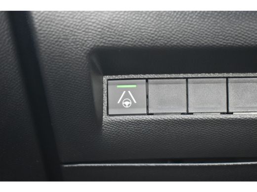 Peugeot 2008 1.2 Hybrid 136 GT | Adaptive Cruise | Sfeerverlichting | Sportstoelen | Navigatie 3D | Achteruitr... ActivLease financial lease