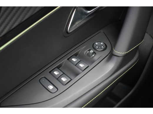 Peugeot 2008 1.2 Hybrid 136 GT | Adaptive Cruise | Sfeerverlichting | Sportstoelen | Navigatie 3D | Achteruitr... ActivLease financial lease