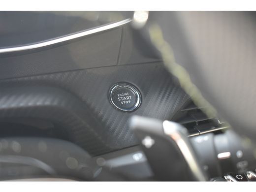 Peugeot 2008 1.2 Hybrid 136 GT | Adaptive Cruise | Sfeerverlichting | Sportstoelen | Navigatie 3D | Achteruitr... ActivLease financial lease