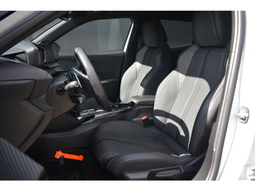 Peugeot 2008 1.2 Hybrid 136 GT | Adaptive Cruise | Sfeerverlichting | Sportstoelen | Navigatie 3D | Achteruitr... ActivLease financial lease