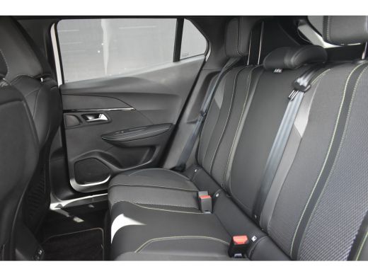 Peugeot 2008 1.2 Hybrid 136 GT | Adaptive Cruise | Sfeerverlichting | Sportstoelen | Navigatie 3D | Achteruitr... ActivLease financial lease