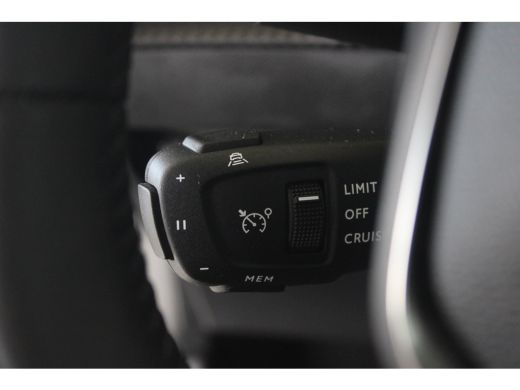 Peugeot e-208 EV Allure 51 kWh 156-PK 3-FASE | 360' GRADEN CAMERA | ADAPTIVE CRUISE | NAVI | DRAADLOZE CARPLAY ActivLease financial lease