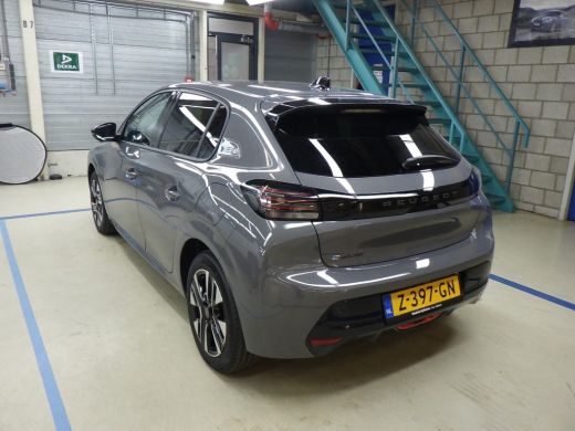 Peugeot e-208 EV Allure 51 kWh - 46 KM ! | 11 kW lader | Achterbank in delen neerklapbaar | Apple Carplay/Andro... ActivLease financial lease