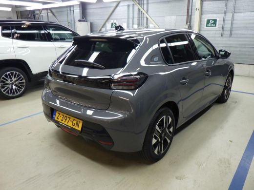Peugeot e-208 EV Allure 51 kWh - 46 KM ! | 11 kW lader | Achterbank in delen neerklapbaar | Apple Carplay/Andro... ActivLease financial lease