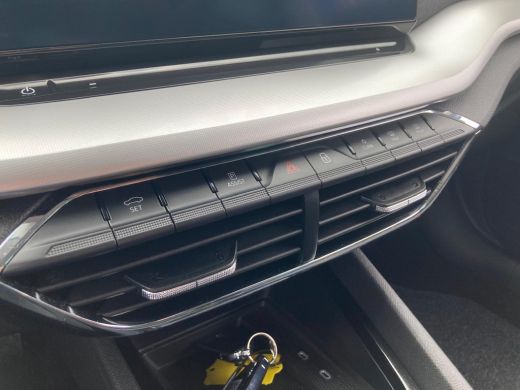 Skoda Octavia Combi 1.0 110PK TSI Style | Cruise Control | Navigatie | PDC V+A | Trekhaak ActivLease financial lease