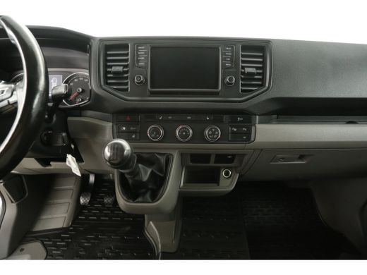 Volkswagen Crafter 35 2.0 TDI L3H3 177PK 3500kg Trekgew. Trekhaak Airco Cruise PDC 3 Persoons ActivLease financial lease