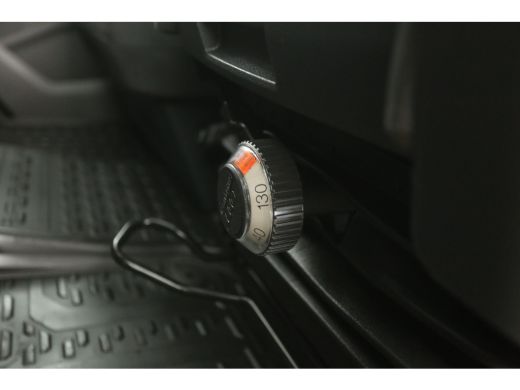 Volkswagen Crafter 35 2.0 TDI L3H3 177PK 3500kg Trekgew. Trekhaak Airco Cruise PDC 3 Persoons ActivLease financial lease