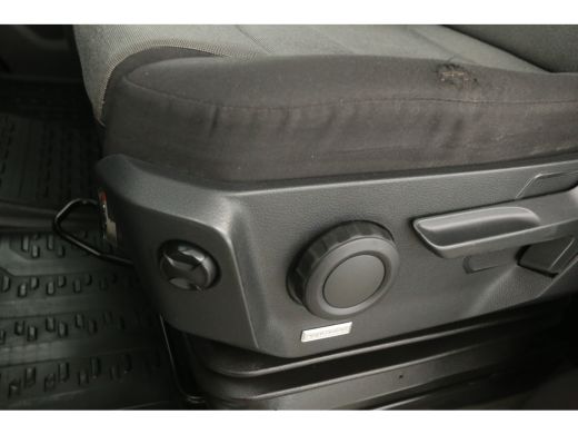 Volkswagen Crafter 35 2.0 TDI L3H3 177PK 3500kg Trekgew. Trekhaak Airco Cruise PDC 3 Persoons ActivLease financial lease