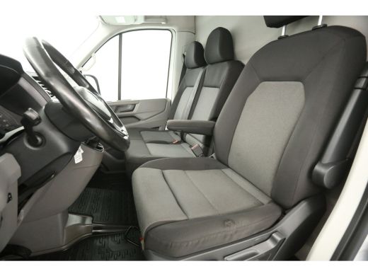 Volkswagen Crafter 35 2.0 TDI L3H3 177PK 3500kg Trekgew. Trekhaak Airco Cruise PDC 3 Persoons ActivLease financial lease
