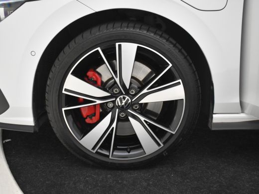 Volkswagen Golf 1.4 eHybrid GTE 245pk Matrix koplampen | Dodehoekdectie | Head up display | Led mislampen  | Stuu... ActivLease financial lease