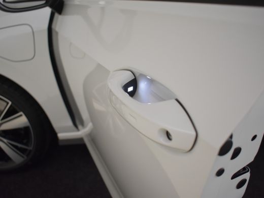 Volkswagen Golf 1.4 eHybrid GTE 245pk Matrix koplampen | Dodehoekdectie | Head up display | Led mislampen  | Stuu... ActivLease financial lease