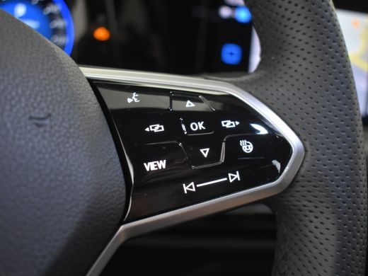 Volkswagen Golf 1.4 eHybrid GTE 245pk Matrix koplampen | Dodehoekdectie | Head up display | Led mislampen  | Stuu... ActivLease financial lease