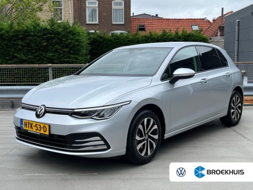 Volkswagen Golf 1.5 130PK TSI Life | ACC | Achteruitrijcamera | Getinte ruiten achter | Trekhaak | Navigatie | Ap...