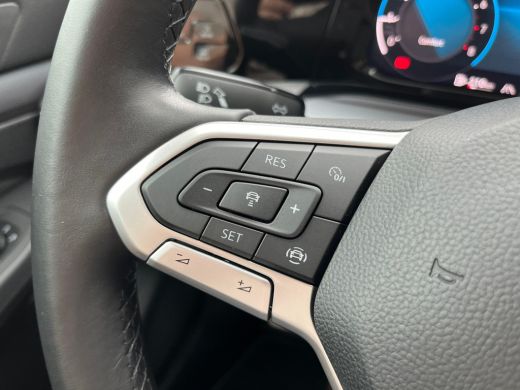 Volkswagen Golf 1.5 130PK TSI Life | ACC | Achteruitrijcamera | Getinte ruiten achter | Trekhaak | Navigatie | Ap... ActivLease financial lease