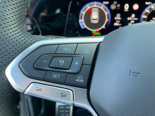 Volkswagen Golf 1.5 eTSI 110 pk R-Line Edition | Clima | Assistance plus | Matrix LED | 18'lmv ActivLease financial lease
