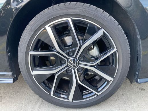 Volkswagen Golf 1.5 eTSI 110 pk R-Line Edition | Clima | Assistance plus | Matrix LED | 18'lmv ActivLease financial lease