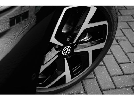 Volkswagen ID.3 Pro Business Inclusief €2000,- inruilvoordeel | Achterlichten LED, luxe uitgevoerd incl. dynamisc... ActivLease financial lease