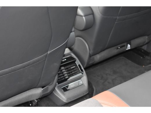 Volkswagen ID.5 Pro Business 77 kWh | 286 PK TREKHAAK | APP. CONNECT | IQ. LIGHT | NAVIGATIE | STOELVERW. | CAMER... ActivLease financial lease