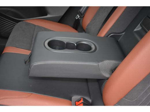 Volkswagen ID.5 Pro Business 77 kWh | 286 PK TREKHAAK | APP. CONNECT | IQ. LIGHT | NAVIGATIE | STOELVERW. | CAMER... ActivLease financial lease