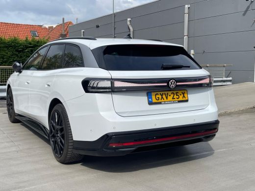 Volkswagen ID.7 Pro Business 286 pk 77 kWh | 20"LM velgen | Matrix Led | Stoelverwarming ActivLease financial lease
