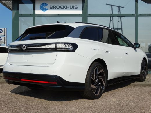 Volkswagen ID.7 Pro Business 286 pk 77 kWh | 20"LM velgen | Matrix Led | Stoelverwarming ActivLease financial lease