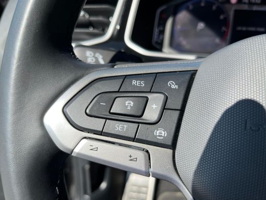 Volkswagen T-Roc 1.5 150PK DSG TSI R-Line | ACC | Multimedia pakket | Achteruitrijcamera | Interieur compleet | Ge... ActivLease financial lease