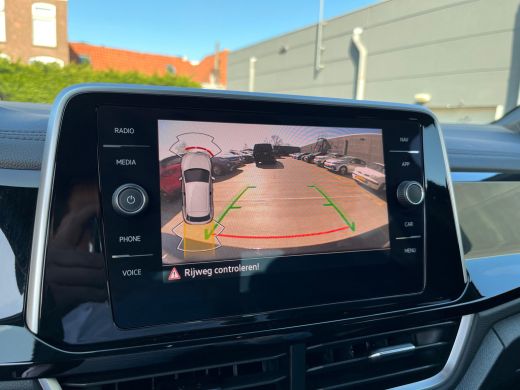 Volkswagen T-Roc 1.5 150PK DSG TSI R-Line | ACC | Multimedia pakket | Achteruitrijcamera | Interieur compleet | Ge... ActivLease financial lease