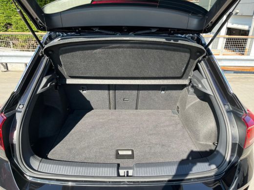 Volkswagen T-Roc 1.5 150PK DSG TSI R-Line | ACC | Multimedia pakket | Achteruitrijcamera | Interieur compleet | Ge... ActivLease financial lease