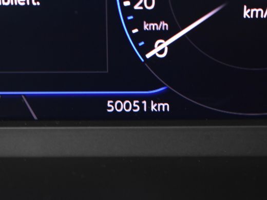 Volkswagen T-Roc 1.5 TSI Style 150pk | Trekhaak | Adaptief cruise control | dodehoekdetectie | Navigatie via app c... ActivLease financial lease