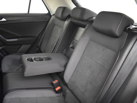 Volkswagen T-Roc 1.5 TSI Style 150pk | Trekhaak | Adaptief cruise control | dodehoekdetectie | Navigatie via app c... ActivLease financial lease