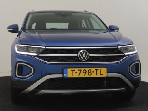 Volkswagen T-Roc 1.5 TSI Style 150pk | Trekhaak | Adaptief cruise control | dodehoekdetectie | Navigatie via app c... ActivLease financial lease