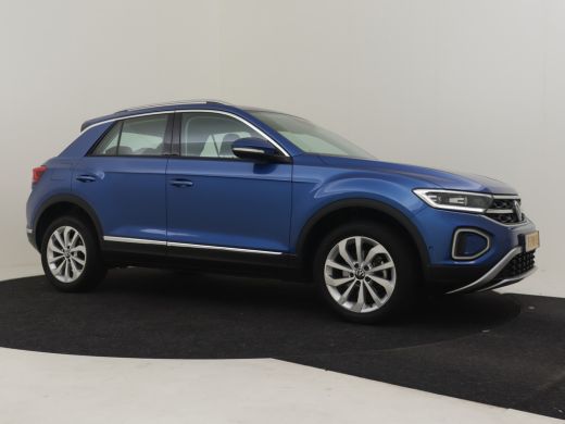 Volkswagen T-Roc 1.5 TSI Style 150pk Trekhaak | Adaptief cruise control | dodehoekdetectie | Navigatie via app con... ActivLease financial lease