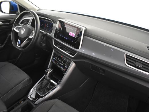 Volkswagen T-Roc 1.5 TSI Style 150pk | Trekhaak | Adaptief cruise control | dodehoekdetectie | Navigatie via app c... ActivLease financial lease