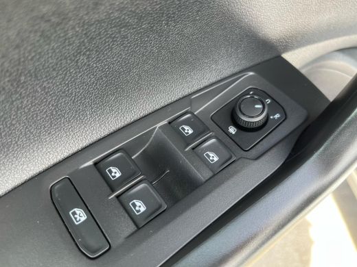 Volkswagen Taigo 1.0 TSI Life | ACC | Apple Carplay | Camera achter | Getint glas | Airco | ActivLease financial lease