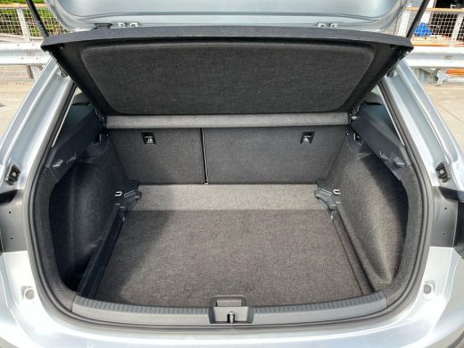 Volkswagen Taigo 1.0 TSI Life | ACC | Apple Carplay | Camera achter | Getint glas | Airco | ActivLease financial lease