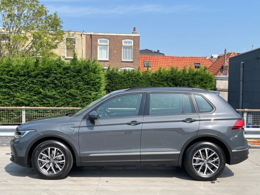 Volkswagen Tiguan 1.4 eHybrid 245pk | SoH 94% | Navigatie pakket | Spiegel pakket | ACC | Apple Carplay | PDC V+A | ActivLease financial lease