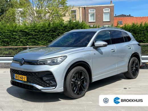 Volkswagen Tiguan 1.5 eHybrid 272pk R-Line Edition | Schuif-kanteldak | Easy open | Winter pakket plus | IQ Light k...