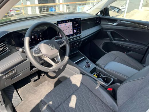 Volkswagen Tiguan 1.5 eTSI Life Edition | ACC | PDC V+A | Camera achter | Stuur en stoelverwarming | Navigatie | Ap... ActivLease financial lease