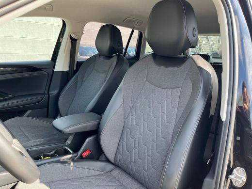 Volkswagen Tiguan 1.5 eTSI Life Edition | ACC | PDC V+A | Camera achter | Stuur en stoelverwarming | Navigatie | Ap... ActivLease financial lease