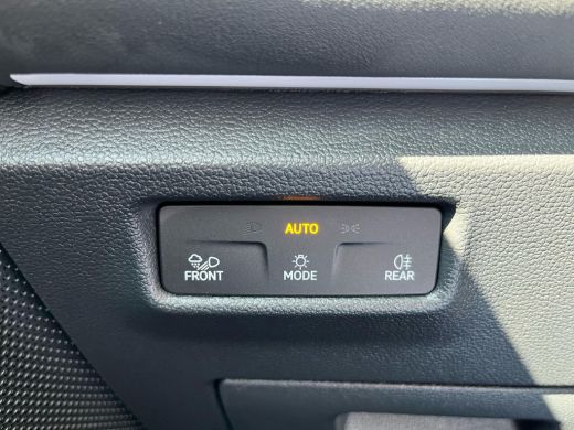 Volkswagen Tiguan 1.5 eTSI Life Edition | ACC | PDC V+A | Camera achter | Stuur en stoelverwarming | Navigatie | Ap... ActivLease financial lease