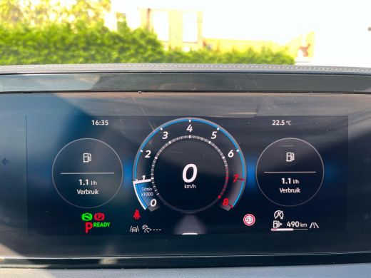 Volkswagen Tiguan 1.5 eTSI Life Edition | ACC | PDC V+A | Camera achter | Stuur en stoelverwarming | Navigatie | Ap... ActivLease financial lease