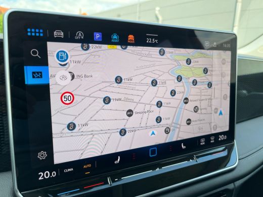 Volkswagen Tiguan 1.5 eTSI Life Edition | ACC | PDC V+A | Camera achter | Stuur en stoelverwarming | Navigatie | Ap... ActivLease financial lease