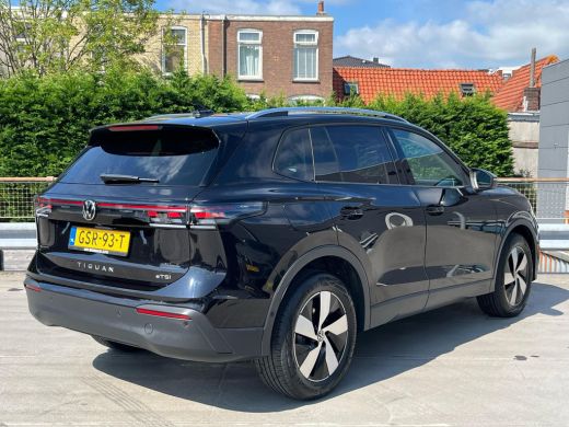 Volkswagen Tiguan 1.5 eTSI Life Edition | ACC | PDC V+A | Camera achter | Stuur en stoelverwarming | Navigatie | Ap... ActivLease financial lease