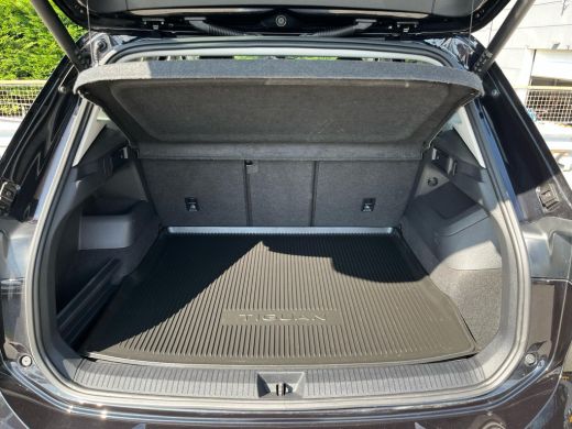 Volkswagen Tiguan 1.5 eTSI Life Edition | ACC | PDC V+A | Camera achter | Stuur en stoelverwarming | Navigatie | Ap... ActivLease financial lease