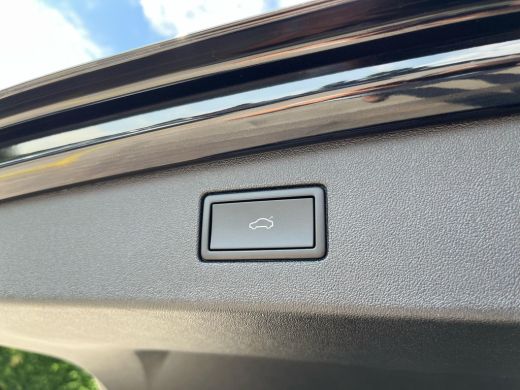 Volkswagen Tiguan 1.5 eTSI Life Edition | ACC | PDC V+A | Camera achter | Stuur en stoelverwarming | Navigatie | Ap... ActivLease financial lease