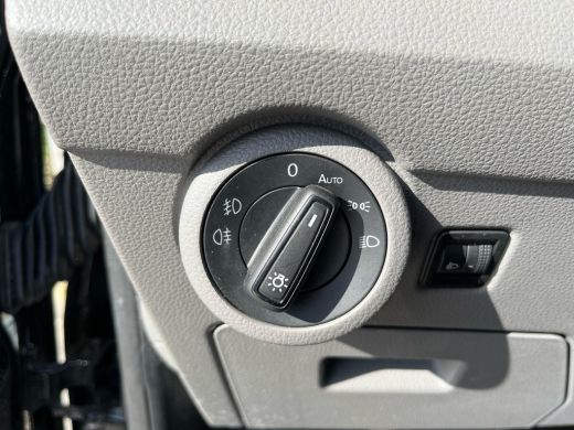 Volkswagen Transporter 2.0 TDI L2H3 28 Highline | Navigatie | Cruise Control | Trekhaak | Side Bars | Apple Carplay ActivLease financial lease